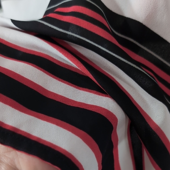 Studio Y | Lightweight Striped Tank Top with Red, Black, and Green Size S - Picture 3 of 9